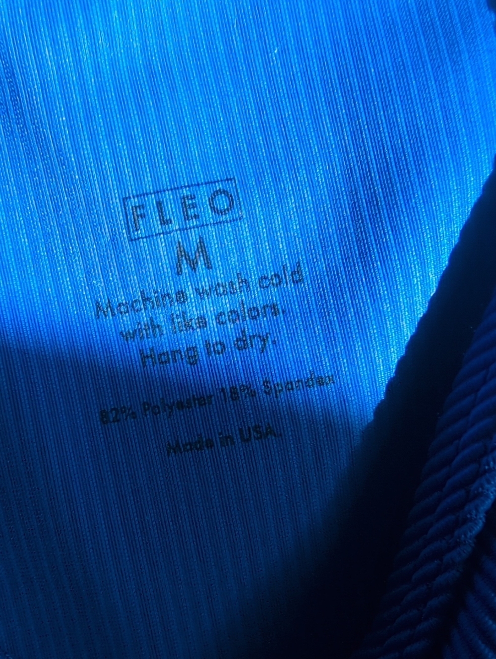 Fleo Ribbed High Neck Crop Tank - Picture 2 of 3